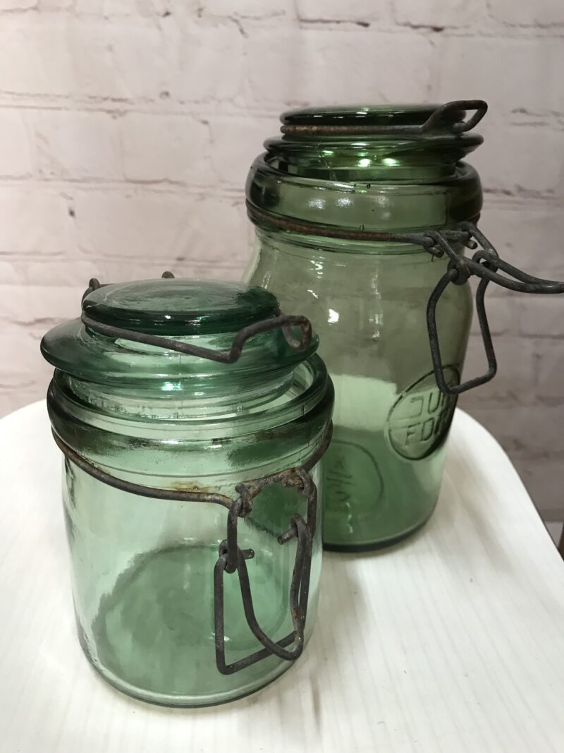 Lot de 2 bocaux en verre vert anciens