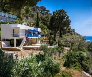 Villa E-1027 , villa célèbre designé par Eileen Gray