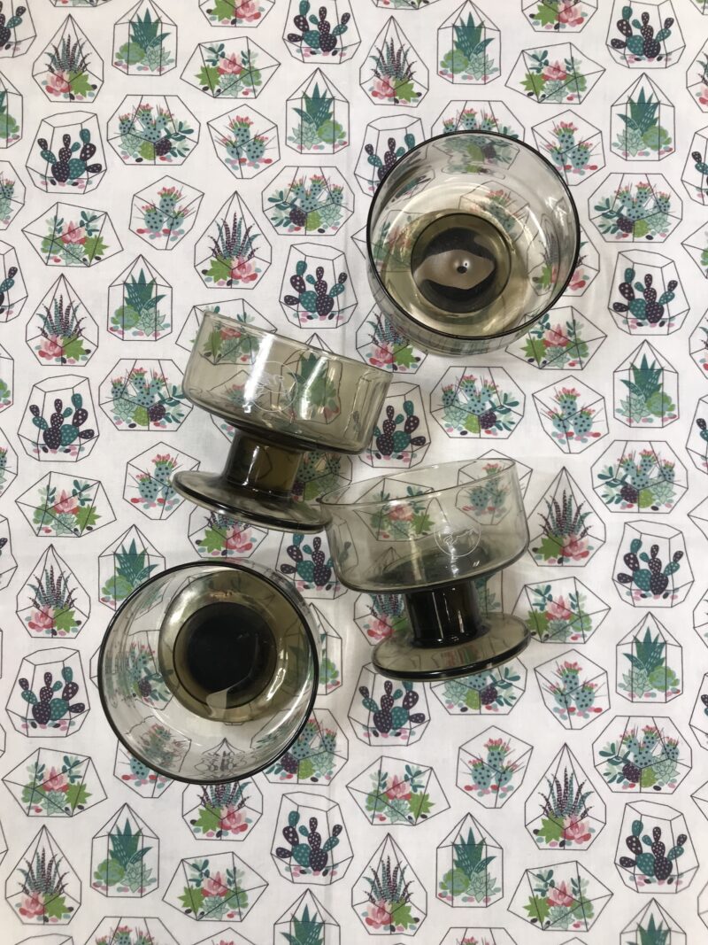 4 verres fumés vintage avec pegase dessus verre à cocktails