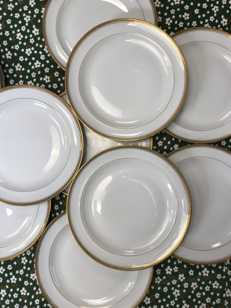 service 12 grandes assiettes Georges Boyer pour Limoges Blanches et dorées