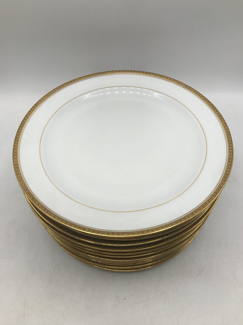 Service de 12 assiettes Georges Boyer pour Porcelaine de Limoges blanches et dorées