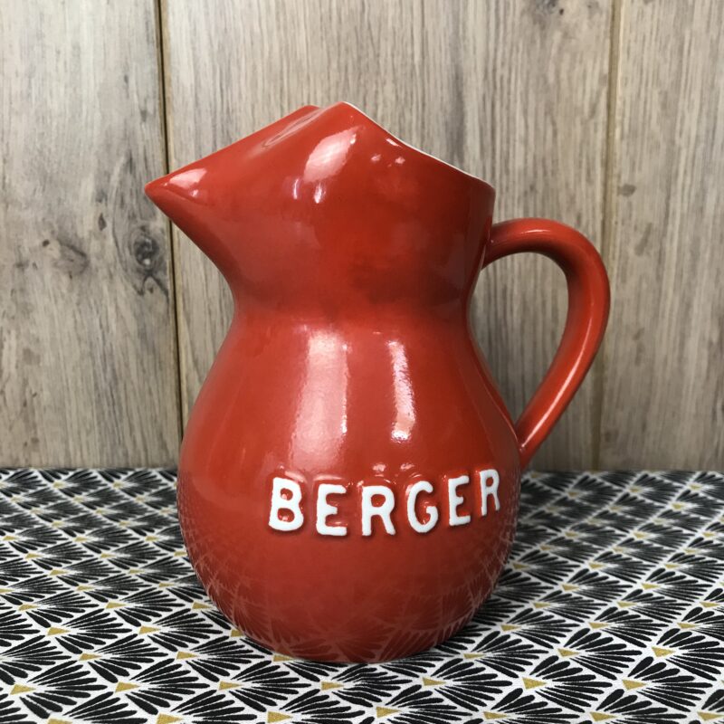 Pichet rouge vintage berger