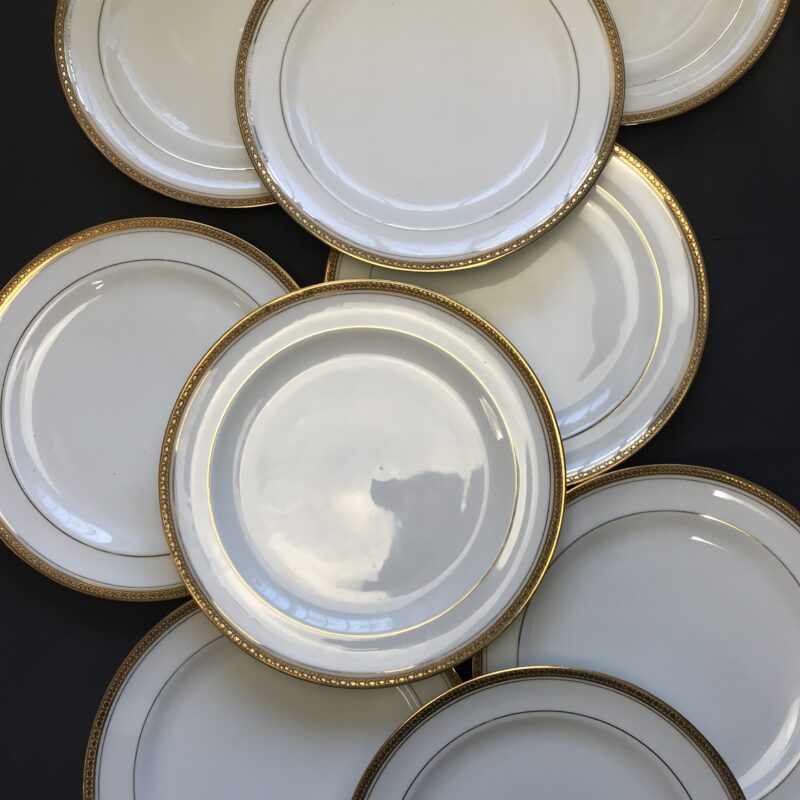 12 assiettes à dessert Limoges signées Georges Boyer blanches et dorées