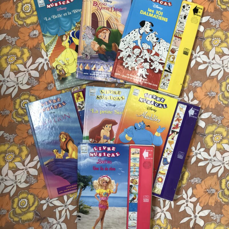 Lot de livre musical Disney vintage dont un Barbie édition Hemma des années 90