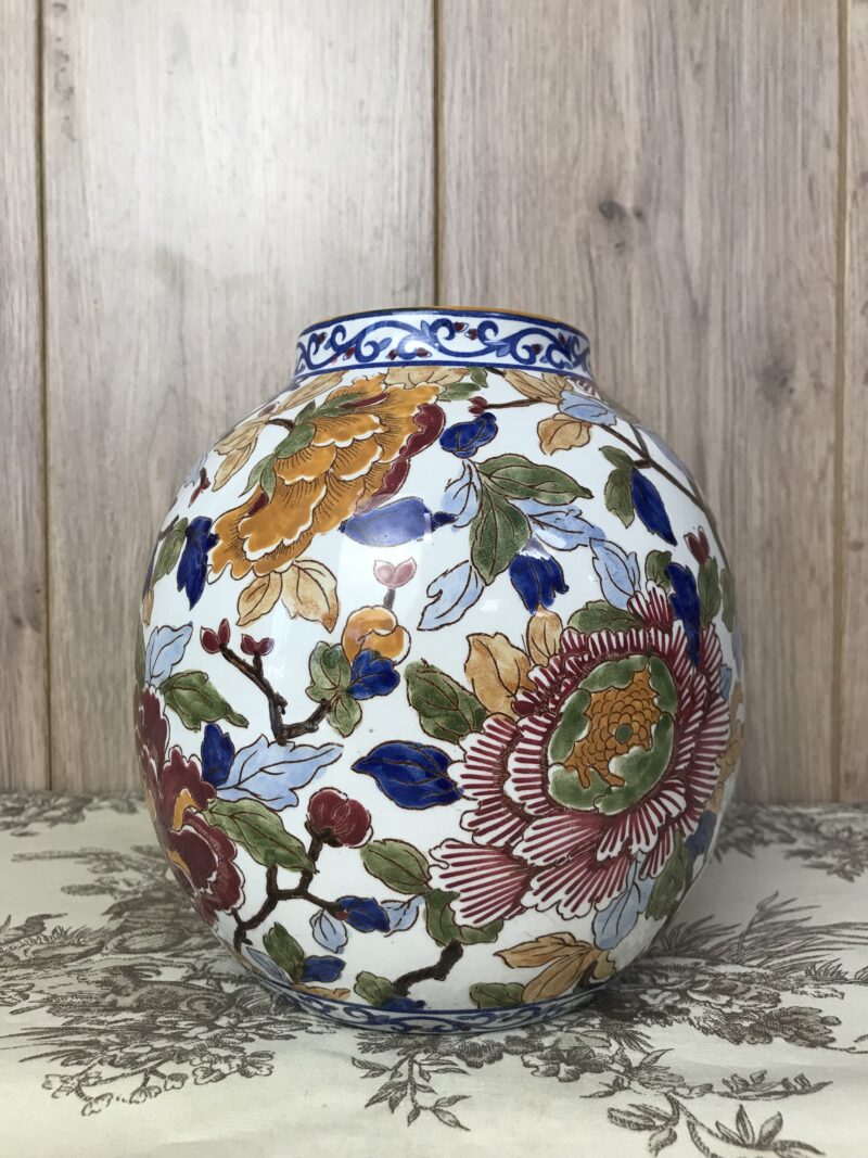 vase en forme de boule Gien pivoines