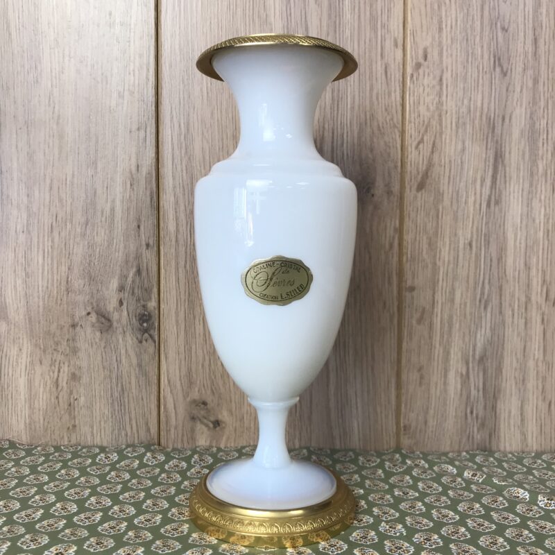 vase opaline cristallerie de Sèvres