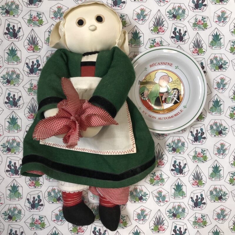 Bécassine peluche et assiette vintage