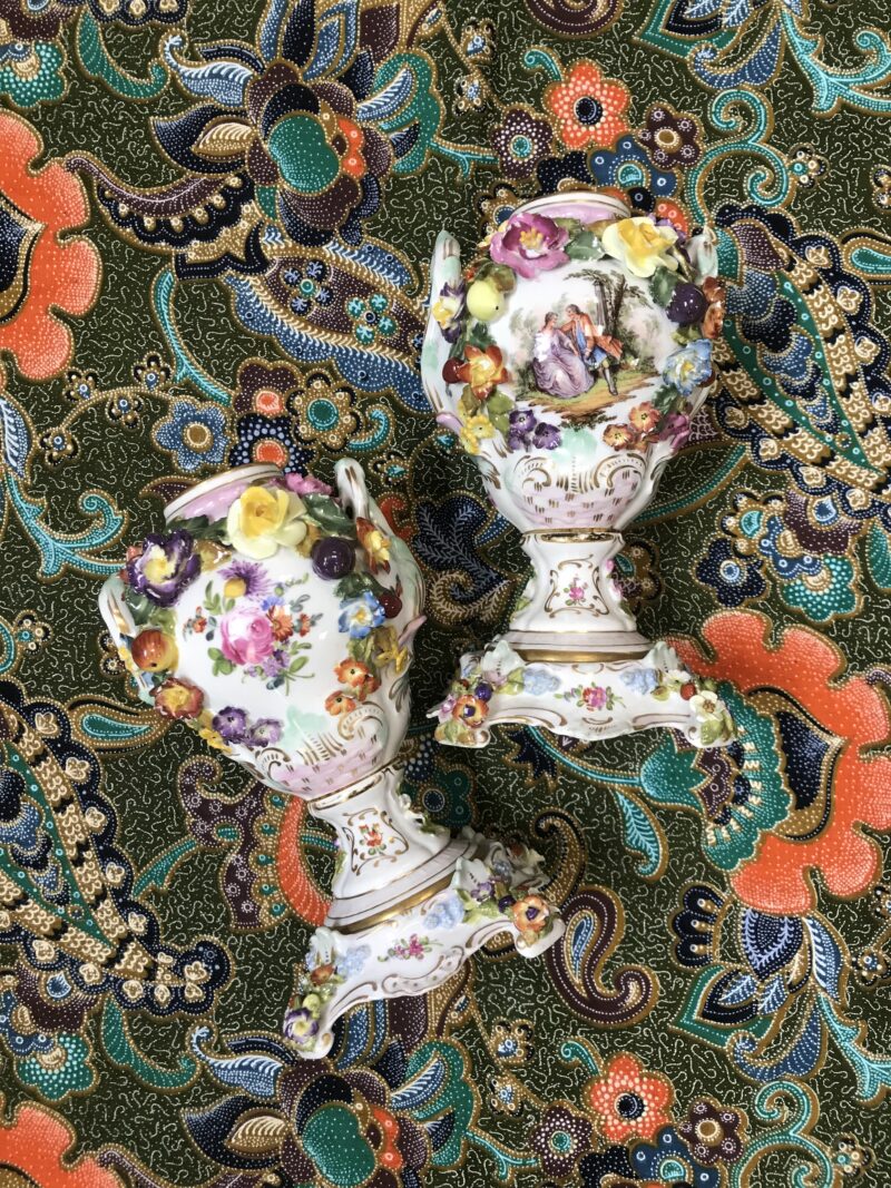 Duo de vase en porcelaine vintage