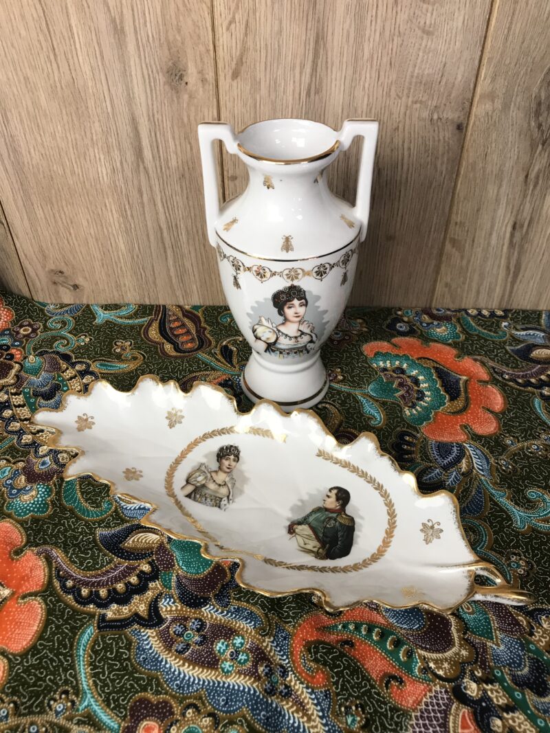 plat et vase Napoléon porcelaine de luxe