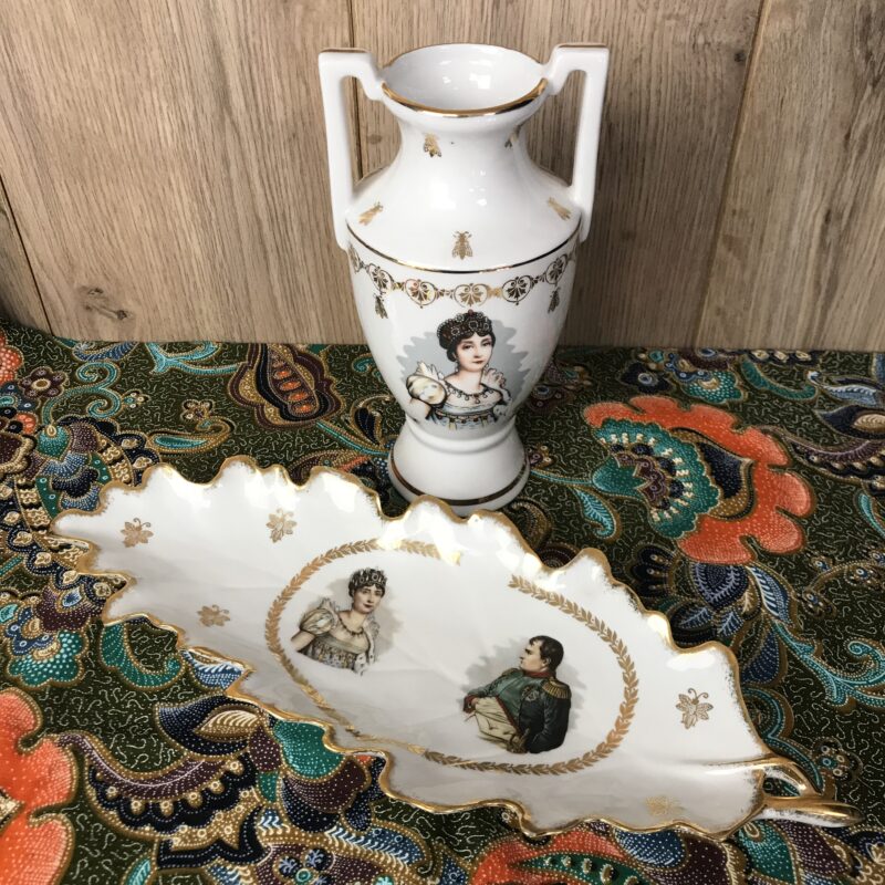 plat et vase Napoléon porcelaine de luxe