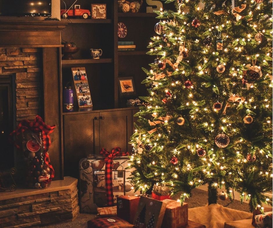 Traditions de Noël en France et ailleurs : Décoration de Noël écoresposable avec des décorations de seconde main