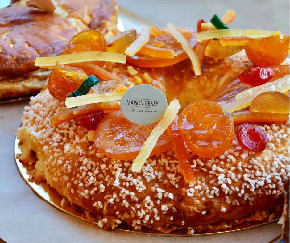 Gâteau brioche des rois tradition en provençale le mois de janvier