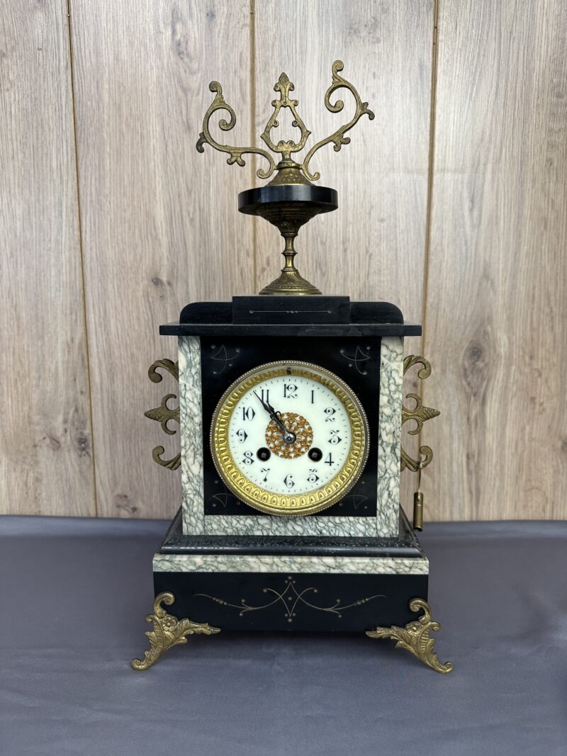 Horloge pendule ancienne en marbre