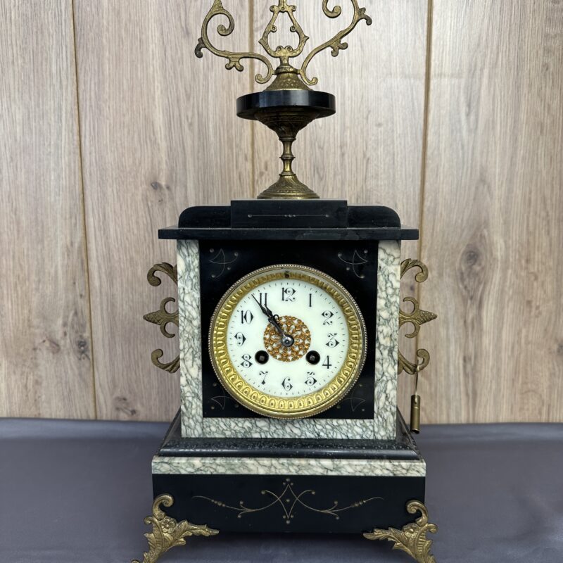 Horloge pendule ancienne en marbre